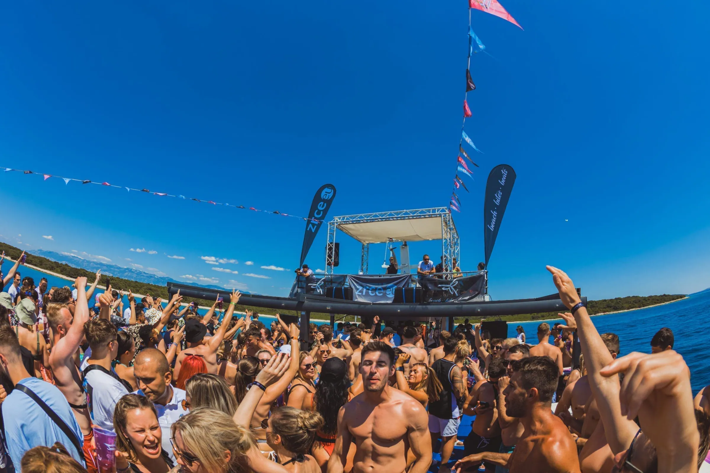 All-Inclusive Partyboot vor Novalja, Foto 5 von 6